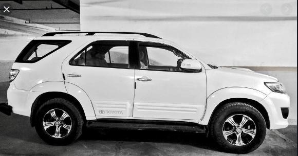 Ốp sườn xe Fortuner chưa sơn Hàng Mộc 