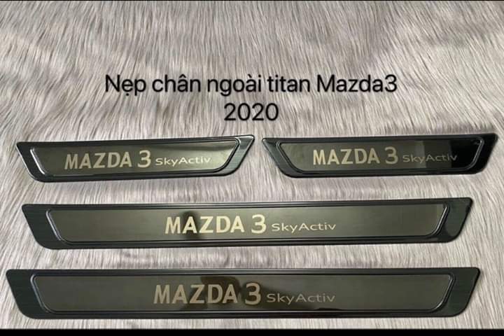 NẸP CHÂN NGOÀI TITAN MAZDA 3 2020